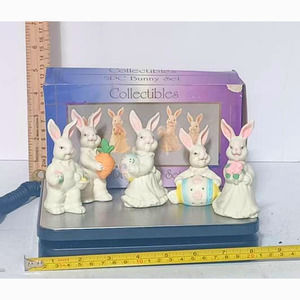5 Pc bunny set collectibles